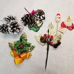 Kitschy 50s Plastic Christmas Corsages Vintage Holly Spun Cotton Santa Pinecones